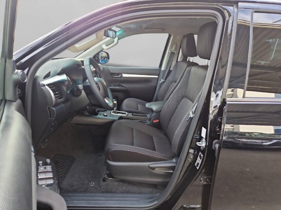 Vehicle image 9 Vehicle image 9