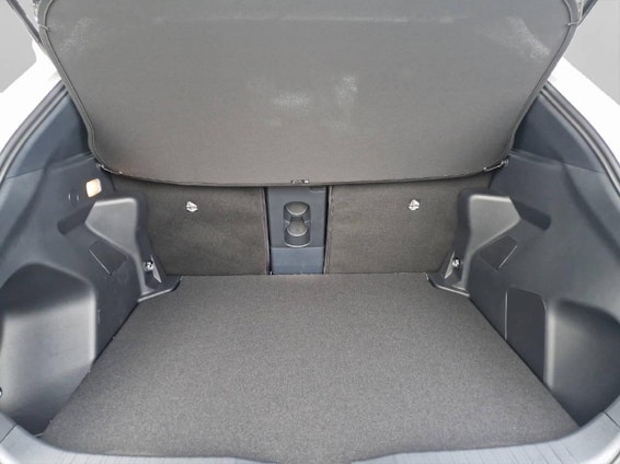 Vehicle image 14 Vehicle image 14