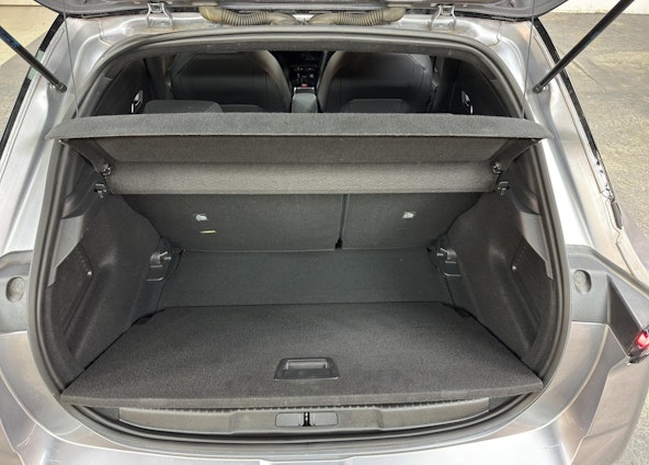 Vehicle image 16 Vehicle image 16