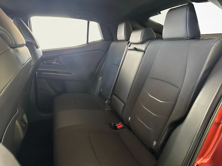 immagine del veicolo TOYOTA C-HR+