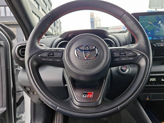 Vehicle image 13 Vehicle image 13