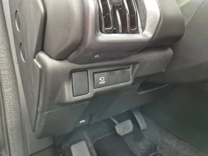https://vehicle.imgix.net/4130162/293bb6dd-6daf-41b1-8771-caeae19744d9.jpg