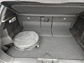 https://vehicle.imgix.net/4130162/533a06a9-f56a-4250-a1d3-32e0917abaa8.jpg