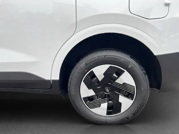 Ford E-Transit Courier Van Trend
