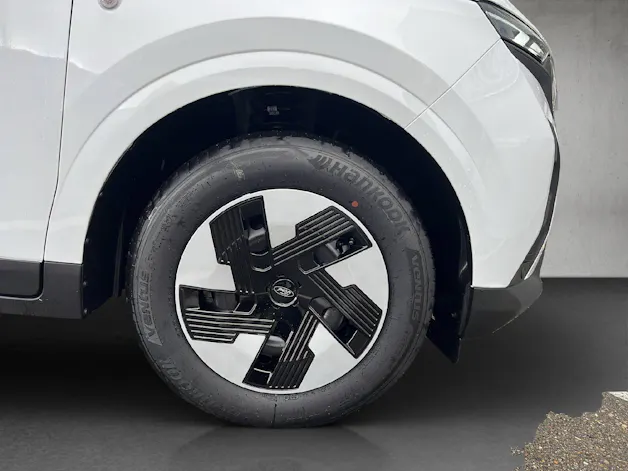 Ford E-Transit Courier Van Trend