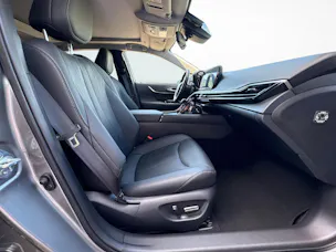Toyota Mirai Fuel Cell Platinum