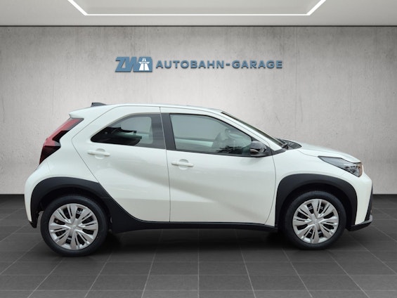 Vehicle image 5 Vehicle image 5