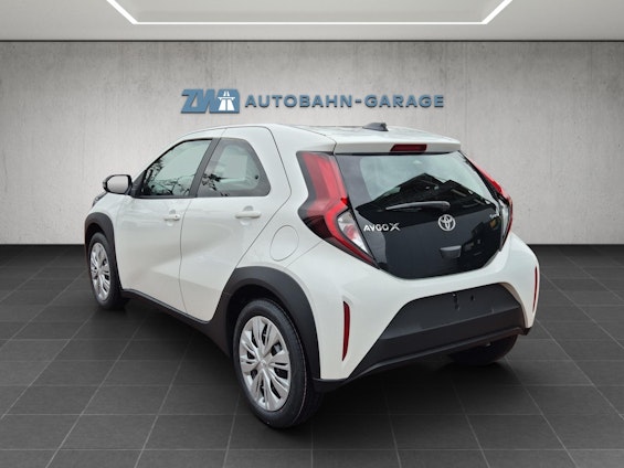 Vehicle image 2 Vehicle image 2