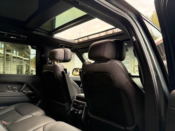 Vehicle image 17 Vehicle image 17