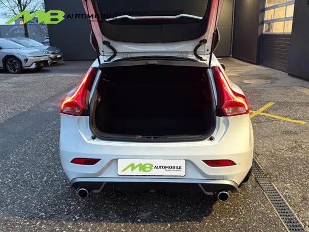 Volvo V40 2.0 D4 Momentum S/S