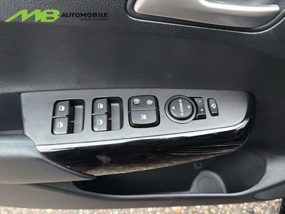 Vehicle image 12 Vehicle image 12