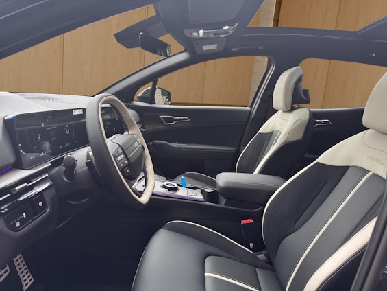 Vehicle image 6 Vehicle image 6