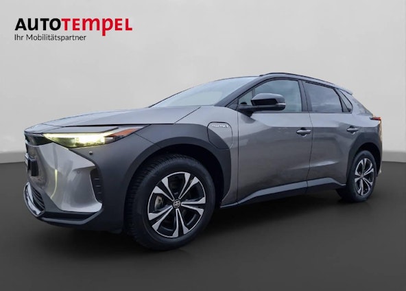 First vehicle image First vehicle image