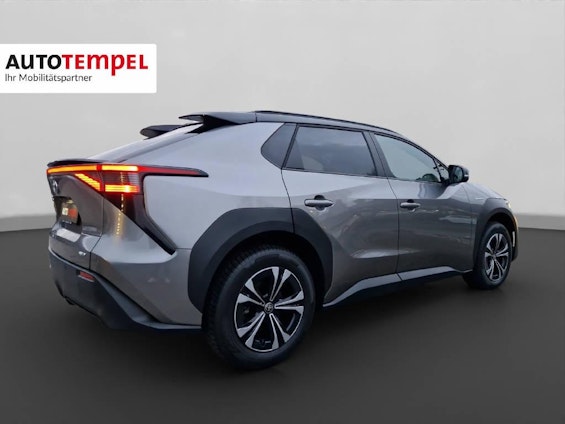 Vehicle image 5 Vehicle image 5