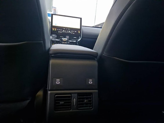 Vehicle image 16 Vehicle image 16