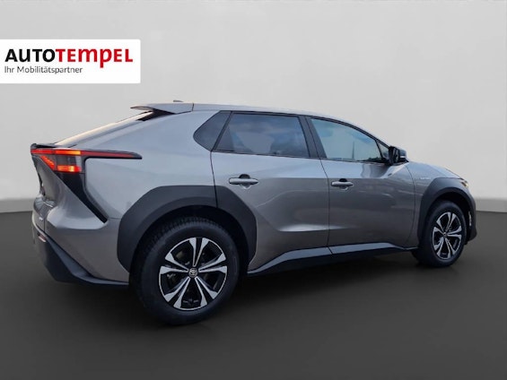 Vehicle image 5 Vehicle image 5