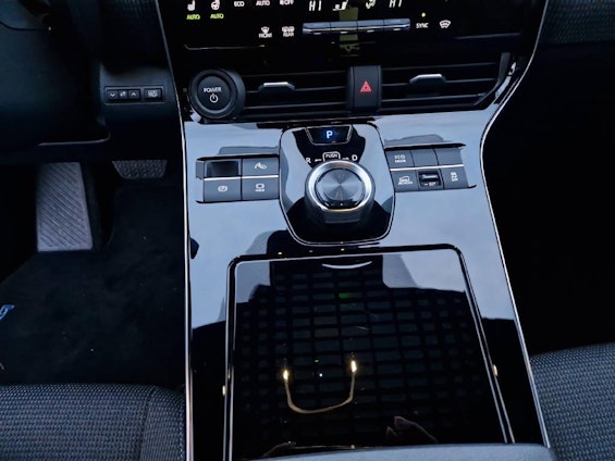 Vehicle image 16 Vehicle image 16