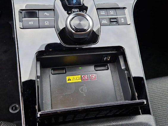 Vehicle image 17 Vehicle image 17