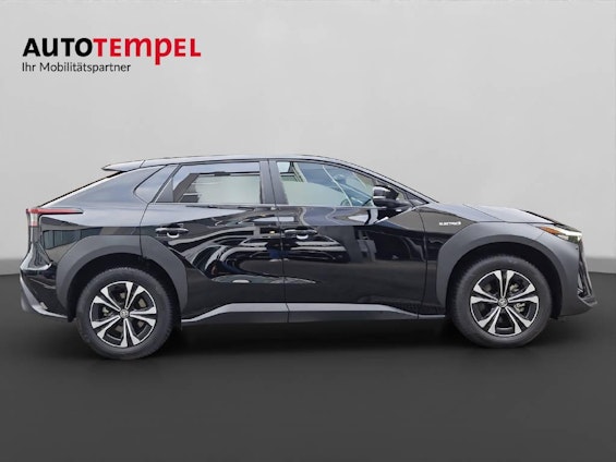 Vehicle image 4 Vehicle image 4