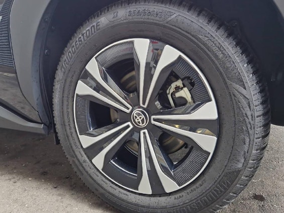 Vehicle image 17 Vehicle image 17