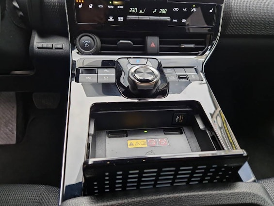 Vehicle image 15 Vehicle image 15