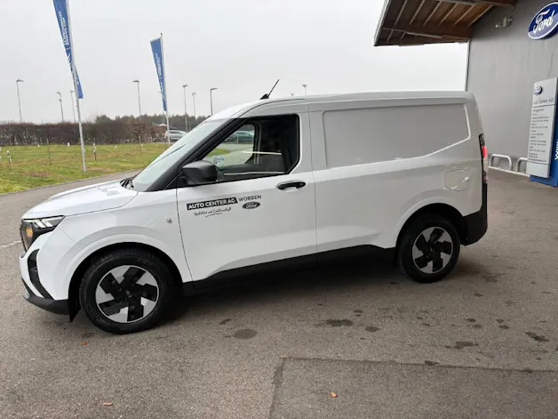 Ford E-Transit Courier Van Trend