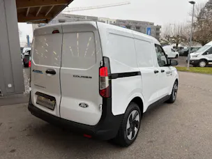 Ford E-Transit Courier Van Trend
