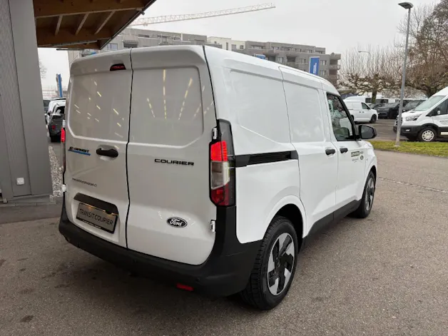 Ford E-Transit Courier Van Trend