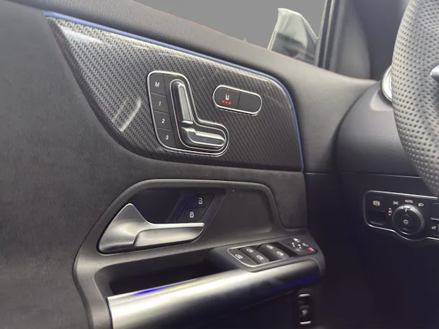 Mercedes-Benz GLA 200 Night Star 7G-DCT