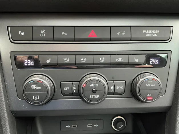 Cupra Ateca 1.5 TSI *** ANHÄNGERKUPPLUNG & 5 JAHRE WERKSGARANTIE ***