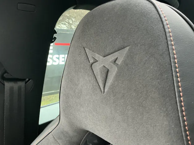 Cupra Ateca 1.5 TSI *** ANHÄNGERKUPPLUNG & 5 JAHRE WERKSGARANTIE ***