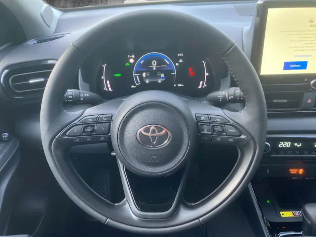Toyota Yaris 1.5 VVT-i HSD Trend
