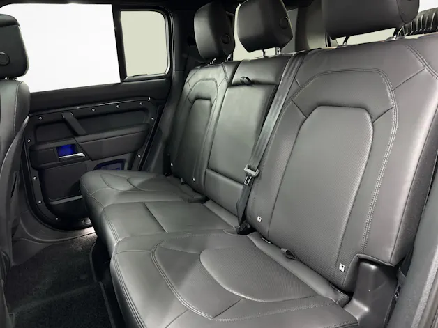 Land Rover Defender 110 3.0 D I6 300 X-Dynamic HSE