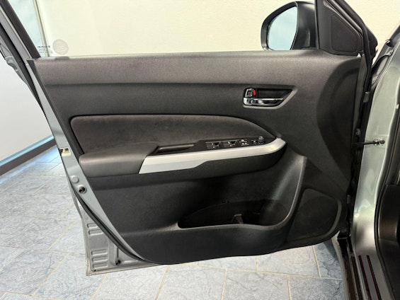 Vehicle image 11 Vehicle image 11