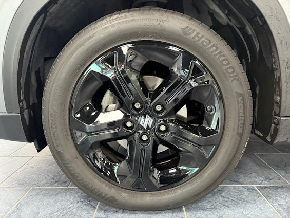 Vehicle image 28 Vehicle image 28