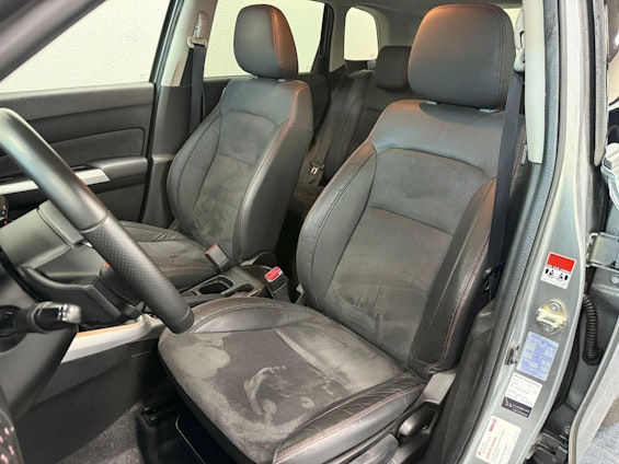 Vehicle image 13 Vehicle image 13