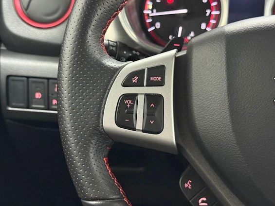 Vehicle image 15 Vehicle image 15