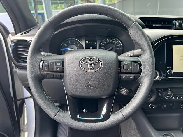 Toyota Hilux Double Cab.-Pick-up 2.8 D-4D MHEV 204 Invincible