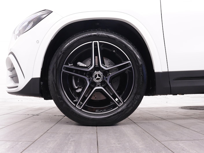 Vehicle image MERCEDES-BENZ GLA 200