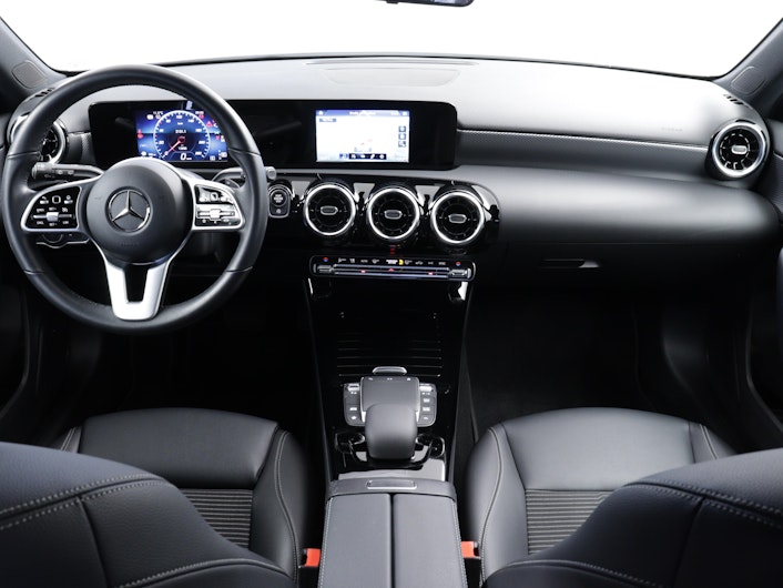 Vehicle image MERCEDES-BENZ A 180