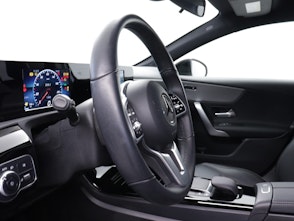 Vehicle image MERCEDES-BENZ A 180 Progressive