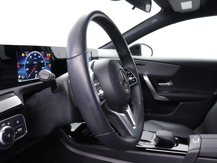 Vehicle image MERCEDES-BENZ A 180