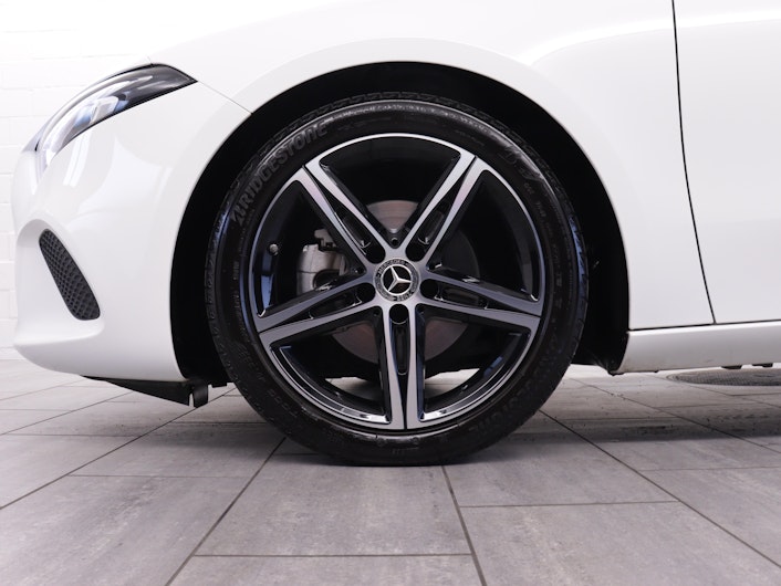 Vehicle image MERCEDES-BENZ A 180