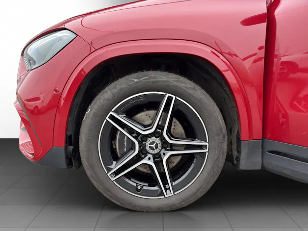 Mercedes-Benz GLA 220 4Matic 8G-DCT
