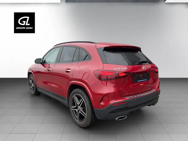 Mercedes-Benz GLA 220 4Matic 8G-DCT