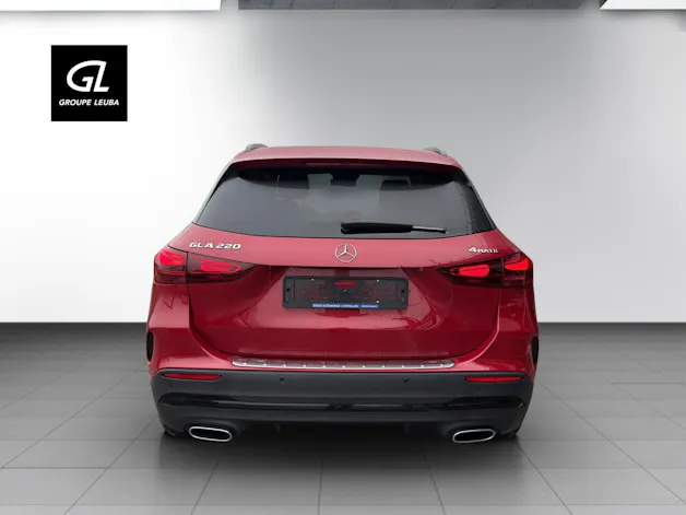 Mercedes-Benz GLA 220 4Matic 8G-DCT
