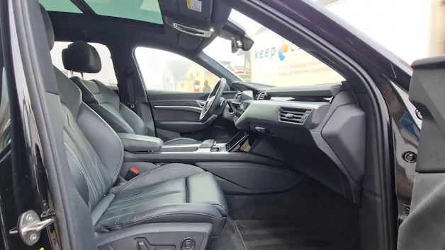 Audi e-tron 55 S Line Black Edition quattro