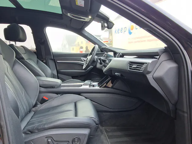 Audi e-tron 55 S Line Black Edition quattro