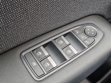 MITSUBISHI GRANDIS 13