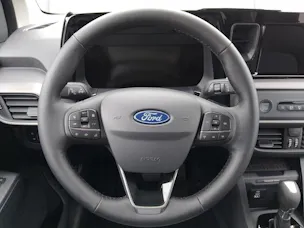 Ford Tourneo Courier 1.0 EcoBoost Titanium